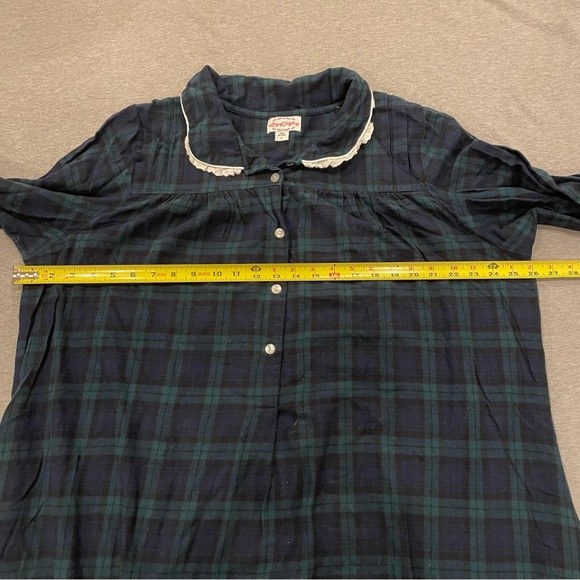 Lanz of Salzburg classic flannel modest nightgown - Picture 5 of 11